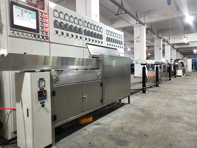 ワイヤーを固定するために絶縁テープを使用する場合、どのようなリスクがありますか?