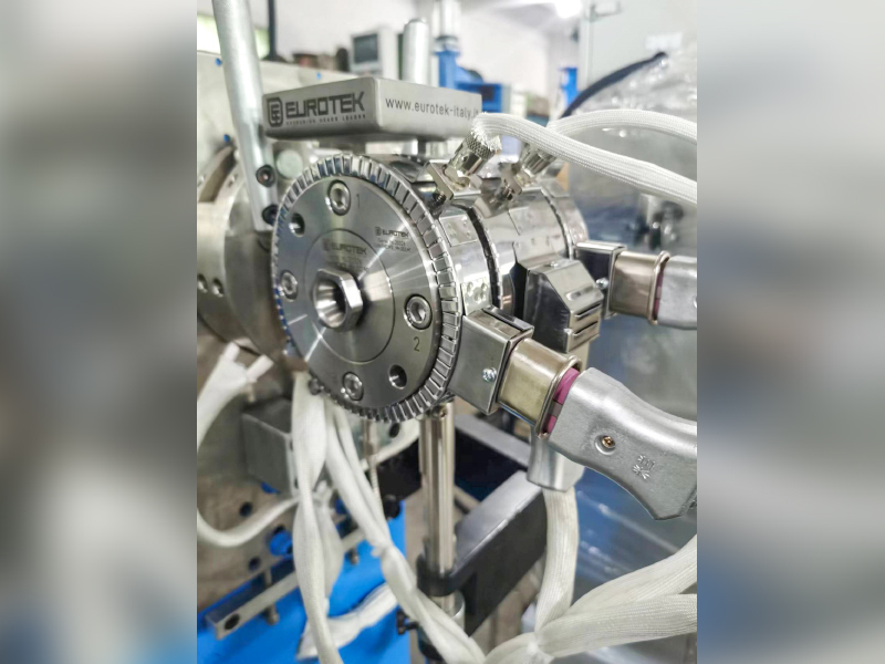 押出機はどのように動作するのですか? （コア技術の紹介）